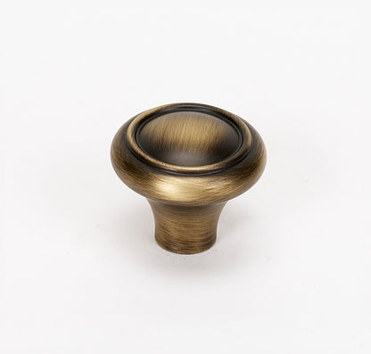 Colonial Knob 1 1/2"
