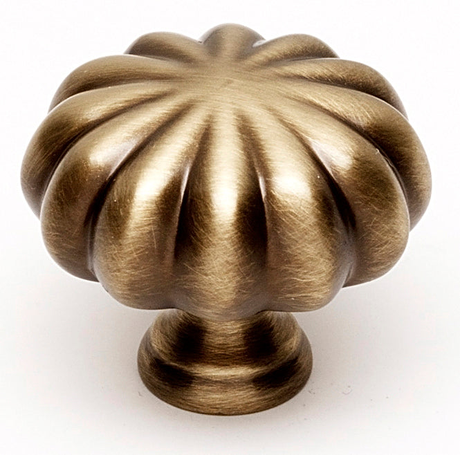 Petal Knob 1 1/4" (Multiple Finishes)