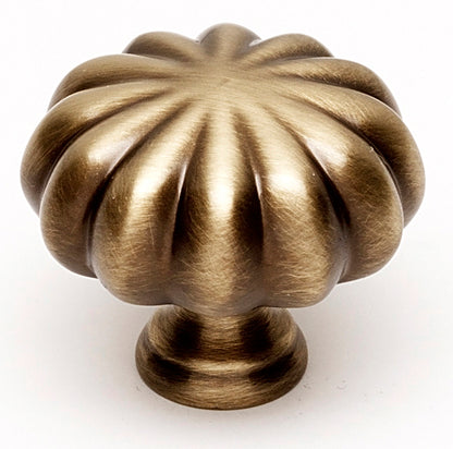 Petal Knob 1 1/4" (Multiple Finishes)