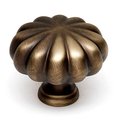 Petal Knob 1 1/4" (Multiple Finishes)