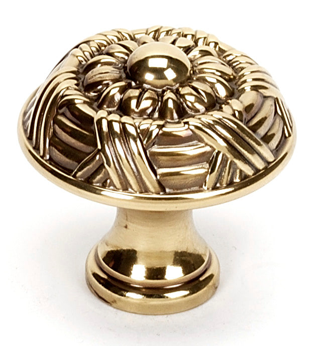 Ribbon and Reed Knob 1.25" (Multiple Finishes)