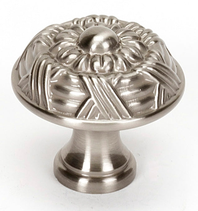 Ribbon and Reed Knob 1.25" (Multiple Finishes)