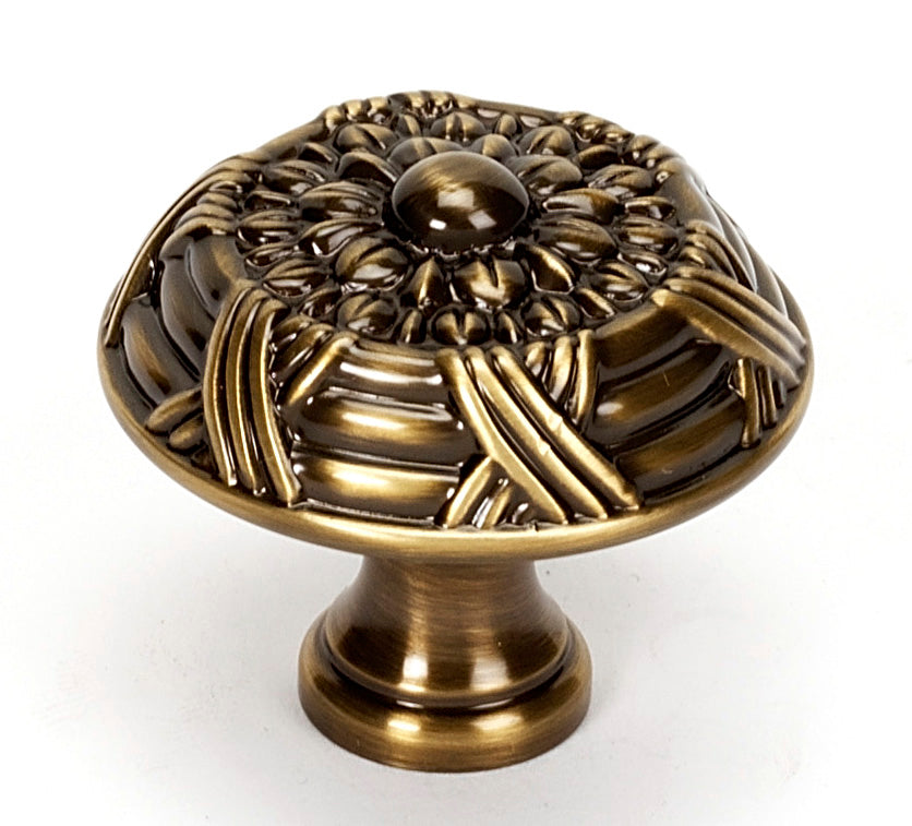 Ribbon and Reed Knob
