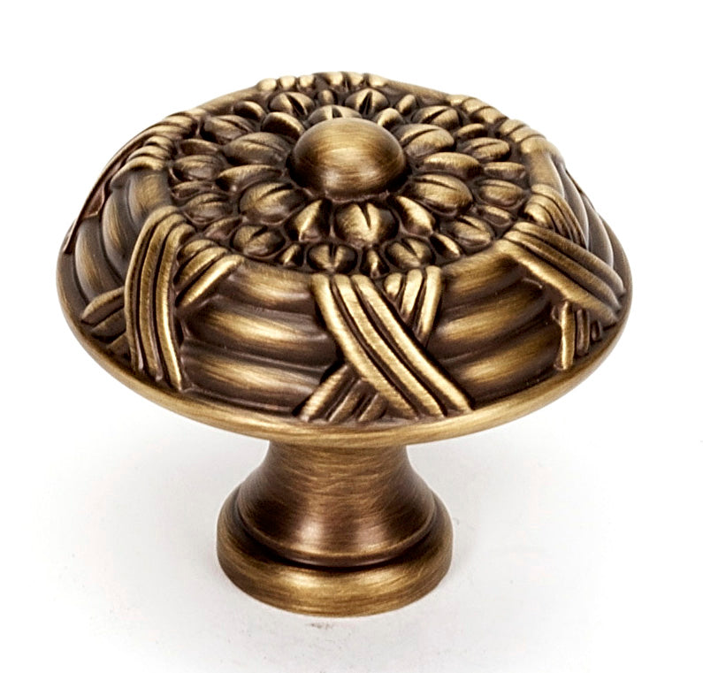 Ribbon and Reed Knob