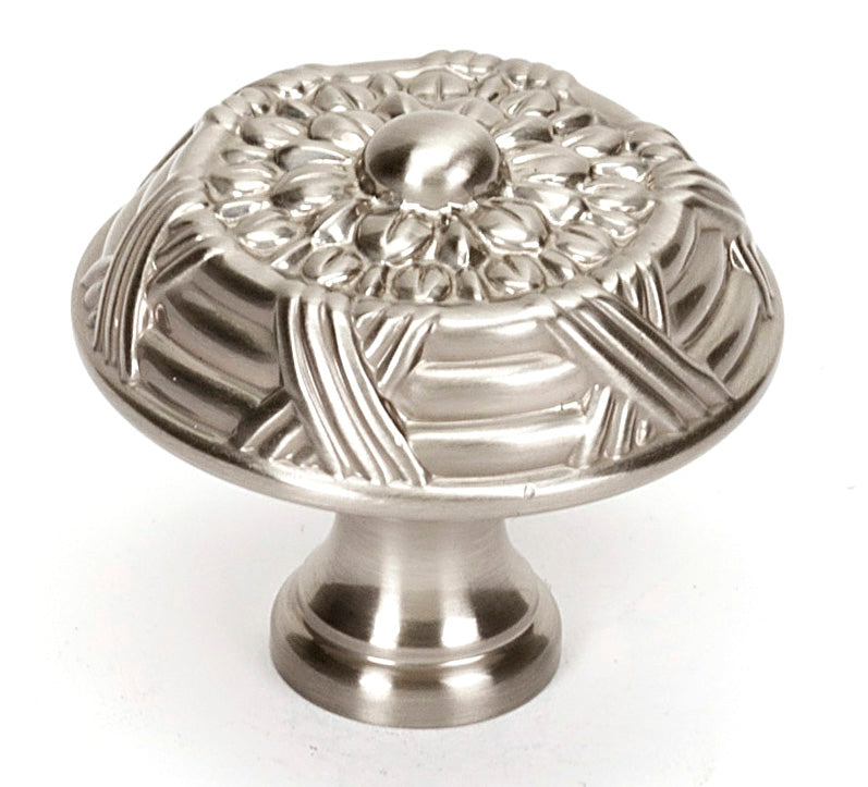 Ribbon and Reed Knob