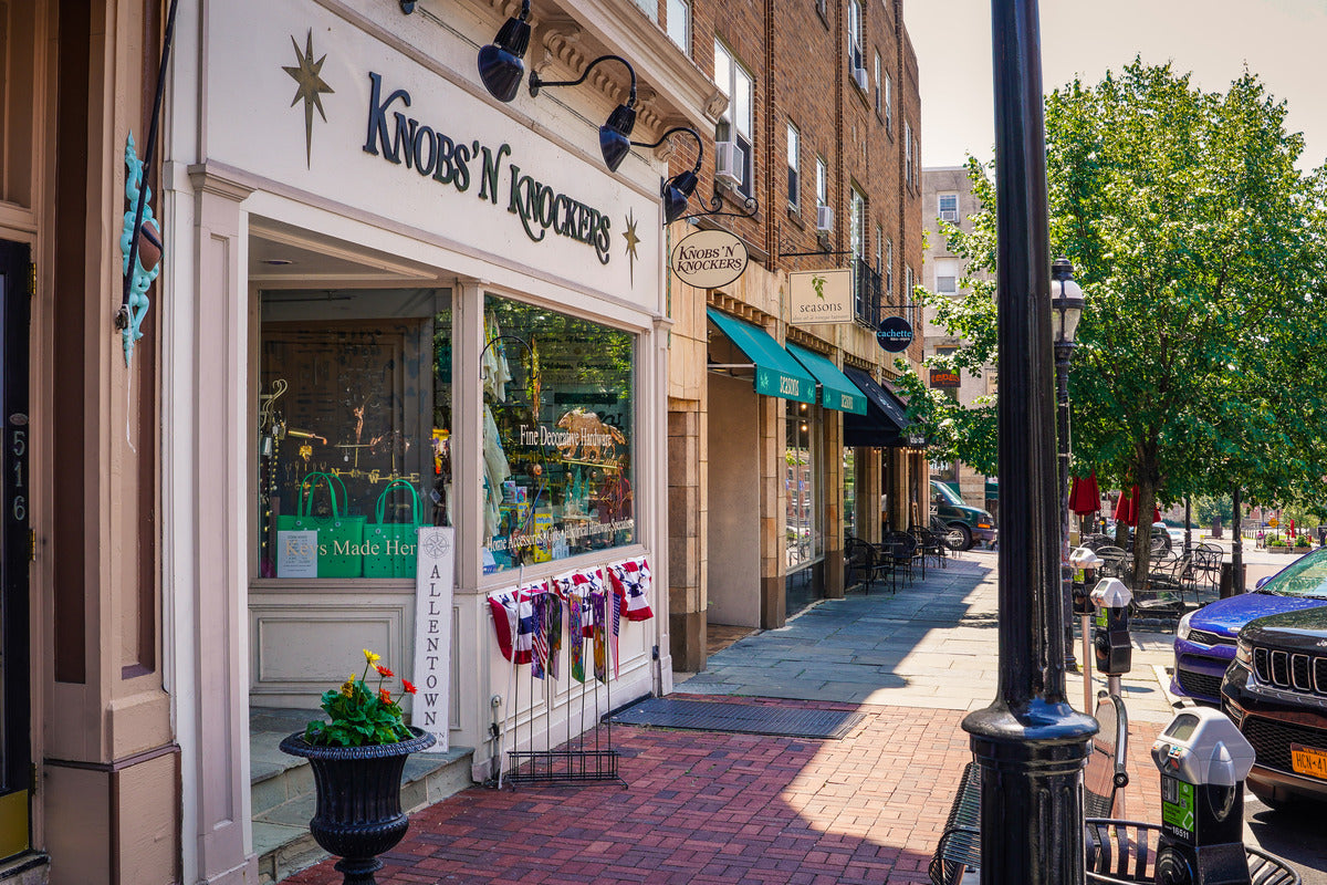 Knobs shop and knockers