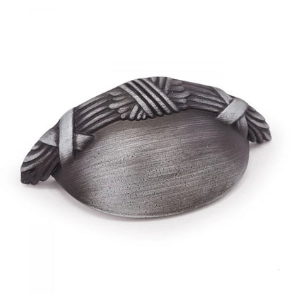 Ribbon and Reed Cup pull