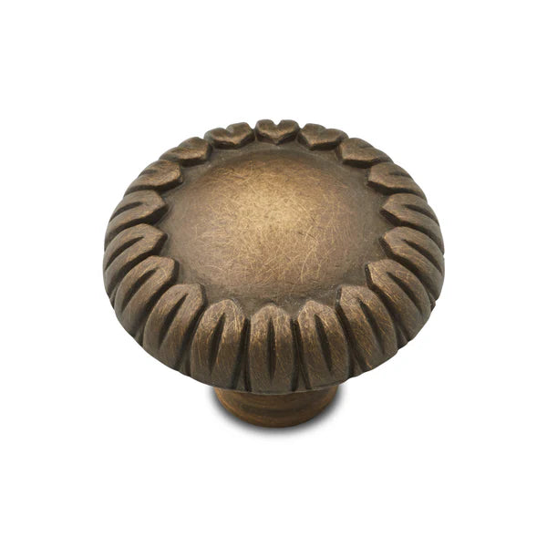 Petals Edge Knob 1 1/2