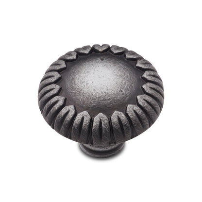 Petals Edge Knob 1 1/2"
