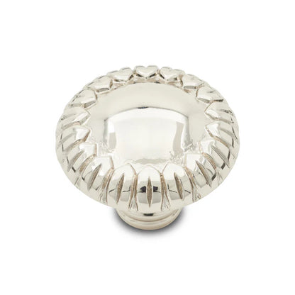 Petals Edge Knob 1 1/2"